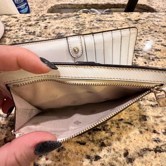 Kate Spade Wallet - Picture 4 of 8